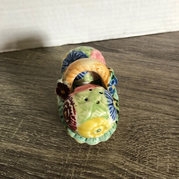 Vtg Ceramic Salt  and Pepper Set - Picture 9 of 10